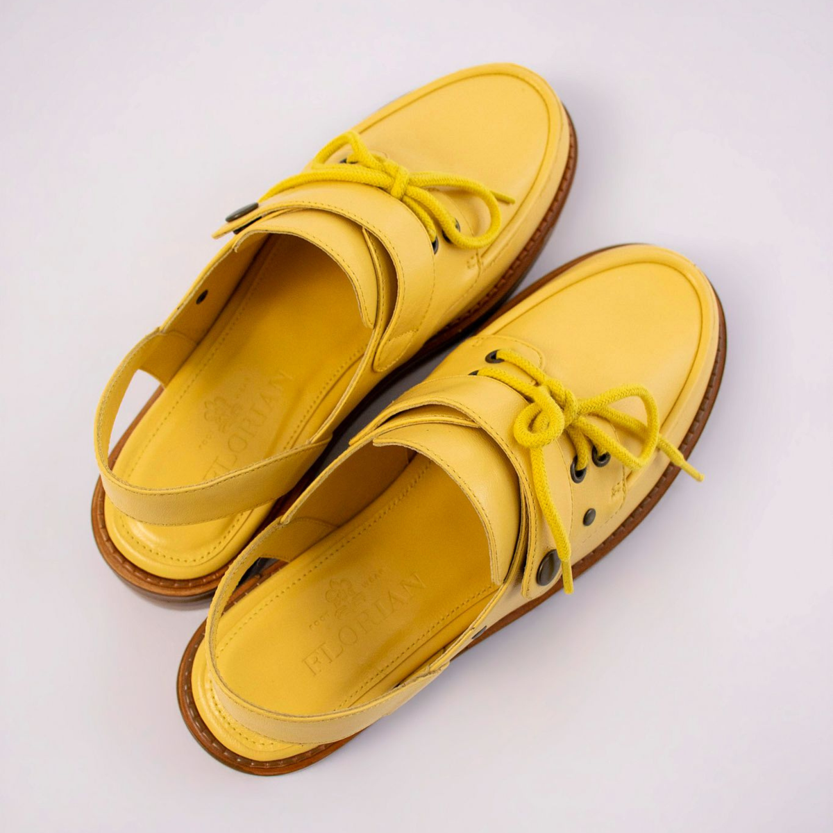 Mocassim Cume Slingback Couro